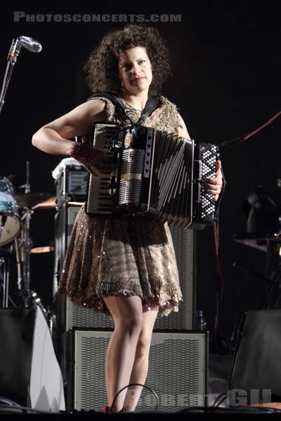 ARCADE FIRE - 2010-08-29 - SAINT CLOUD - Domaine National - Grande Scene - 